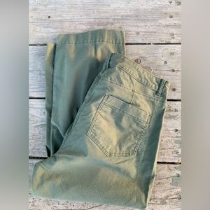 •OLD NAVY•WOMEN’S•Size 16 M•Utility Perfect Straight Twill•Arugula (Olive Green)